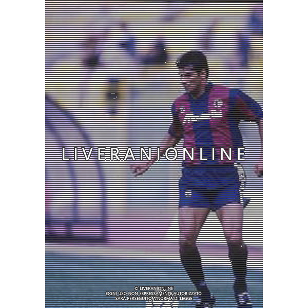 RETROSPETTIVA GIUSEPPE LORENZO CALCIATORE NELLA FOTO GIUSEPPE LORENZO CON LA MAGLIA DEL BOLOGNA CALCIO AG ALDO LIVERANI SAS