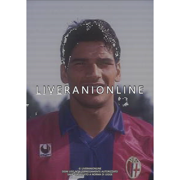 RETROSPETTIVA GIUSEPPE LORENZO CALCIATORE NELLA FOTO GIUSEPPE LORENZO CON LA MAGLIA DEL BOLOGNA CALCIO AG ALDO LIVERANI SAS