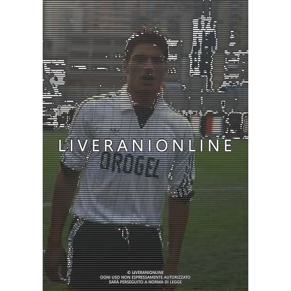 RETROSPETTIVA GIUSEPPE LORENZO CALCIATORE NELLA FOTO GIUSEPPE LORENZO CON LA MAGLIA DEL CESENA CALCIO AG ALDO LIVERANI SAS