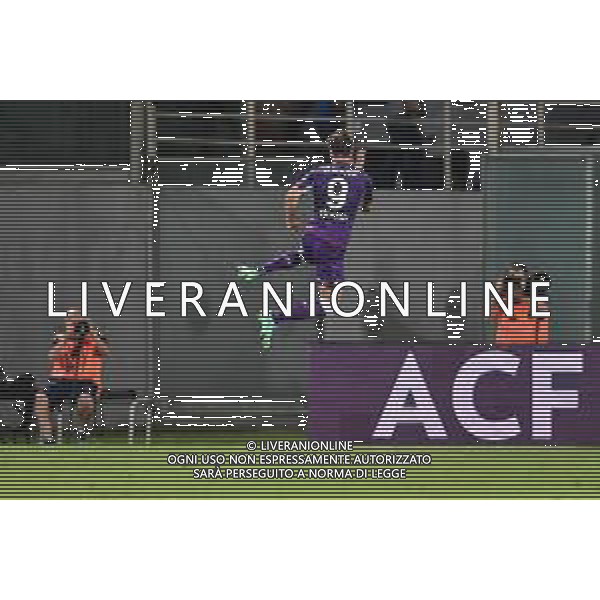 GuglielmiL/LMedia - Trentaduesimi - ACF Fiorentina vs Cosenza Calcio - Coppa Italia 2021/2022 13 agosto 2021 - Stadio Artemio Franchi, Firenze, Italia Nella foto: Dusan Vlahovic (Fiorentina) festeggia dopo il gol @GuglielmiL/LMedia AG ALDO LIVERANI SAS