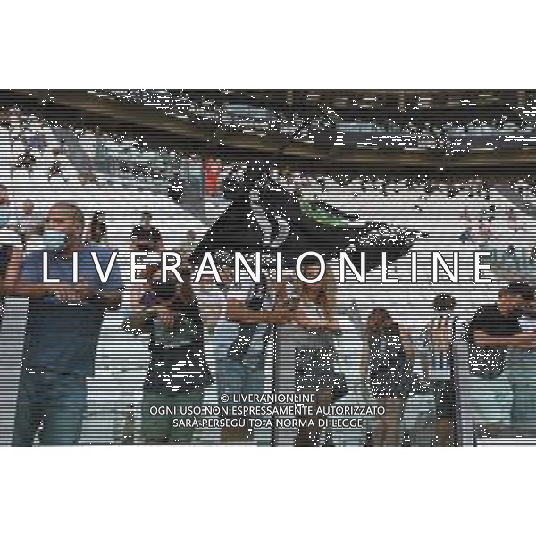 Torino 14.08.2021 Allianz Stadium Juventus vs Atalanta Amichevole pre campionato ©Manuela Viganti/Agenzia Aldo Liverani Nella foto: i tifosi tornano allo stadio ©VIGANTI/AGENZIA ALDO LIVERANI SAS