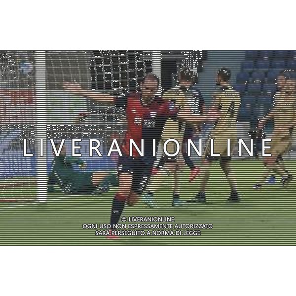 14-8-2021. Cagliari Calcio - Pisa Sporting Club. Sedicesimi Coppa Italia calcio. Italia, Sardegna, Cagliari, Stadio Unipol Domus. Salvatore Moi/Aldo Liverani s.a.s. Nella foto:gol ed esultanza di Diego Godin Cagliari conto Pisa in casa.