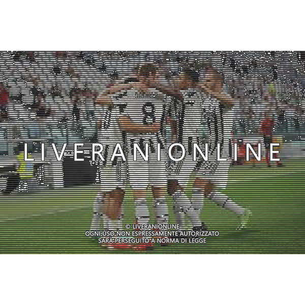 Torino 14.08.2021 Allianz Stadium Juventus vs Atalanta Amichevole pre campionato ©Manuela Viganti/Agenzia Aldo Liverani Nella foto: esultanza juventus dopo il gol di paulo dybala