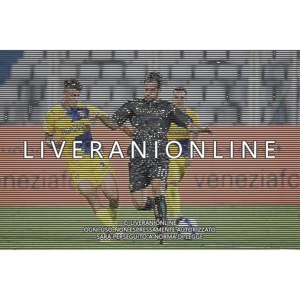 GriffoniE/LMedia - Trentaduesimi - Venezia vs Frosinone - Coppa Italia 2021/2022 15 agosto 2021 - Stadio Paolo Mazza, Ferrara, Italia Nella foto: Mattia Aramu (Venezia) contrastato da Daniel Boloca (Frosinone) @GriffoniE/LMedia/AGENZIA ALDO LIVERANI SASAS
