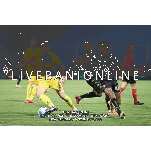 GriffoniE/LMedia - Trentaduesimi - Venezia vs Frosinone - Coppa Italia 2021/2022 15 agosto 2021 - Stadio Paolo Mazza, Ferrara, Italia Nella foto: Frederico Gatti (Frosinone) in azione contro Dor Peretz (Venezia) @GriffoniE/LMedia/AGENZIA ALDO LIVERANI SASAS