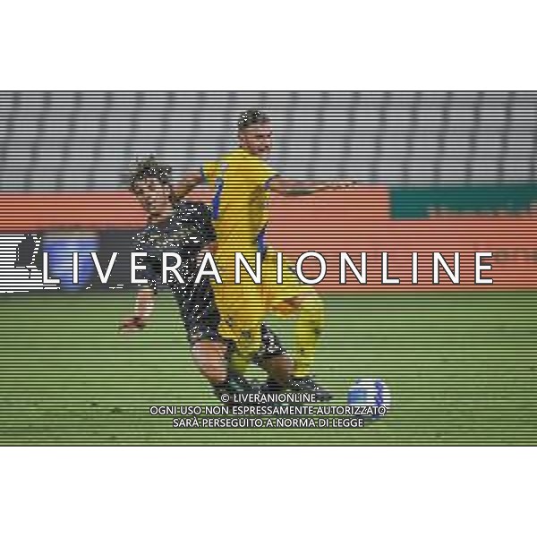 GriffoniE/LMedia - Trentaduesimi - Venezia vs Frosinone - Coppa Italia 2021/2022 15 agosto 2021 - Stadio Paolo Mazza, Ferrara, Italia Nella foto: Alessio Tribuzzi (Frosinone) ostacolato da Pietro Ceccaroni (Venezia) @GriffoniE/LMedia/AGENZIA ALDO LIVERANI SASAS