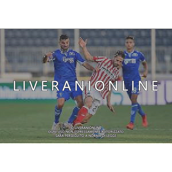 GuglielmiL/LMedia - Trentaduesimi - Empoli FC vs LR Vicenza - Coppa Italia 2021/2022 15 agosto 2021 - Stadio Carlo Castellani, Empoli, Italia Nella foto: Patrick Cutrone (Empoli) e Simone Pontisso (Vicenza) @GuglielmiL/LMedia/AGENZIA ALDO LIVERANI SASAS