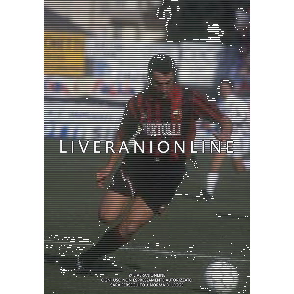 RETROSPETTIVA ROBERTO PACI CALCIATORE NELLA FOTO ROBERTO PACI CON LA MAGLIA DELLA LUCCHESE CALCIO AG ALDO LIVERANI SAS