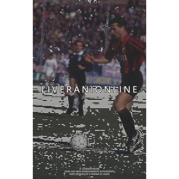 RETROSPETTIVA ROBERTO PACI CALCIATORE NELLA FOTO ROBERTO PACI CON LA MAGLIA DELLA LUCCHESE CALCIO AG ALDO LIVERANI SAS