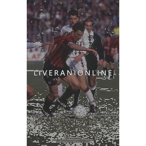 RETROSPETTIVA ROBERTO PACI CALCIATORE NELLA FOTO ROBERTO PACI CON LA MAGLIA DELLA LUCCHESE CALCIO AG ALDO LIVERANI SAS