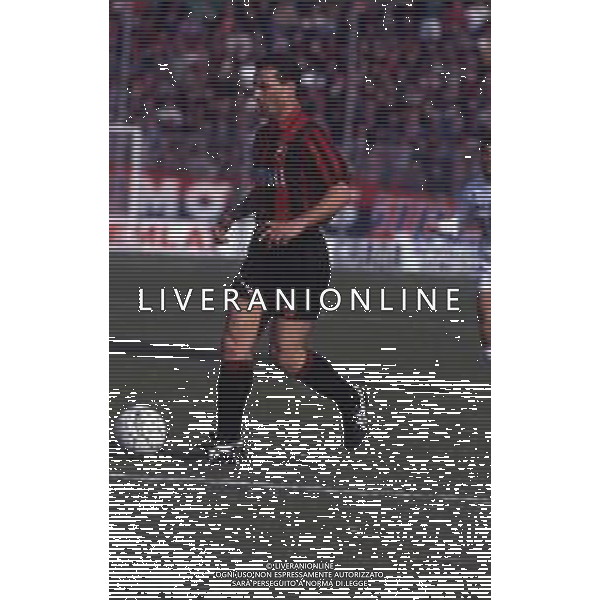 RETROSPETTIVA ROBERTO PACI CALCIATORE NELLA FOTO ROBERTO PACI CON LA MAGLIA DELLA LUCCHESE CALCIO AG ALDO LIVERANI SAS
