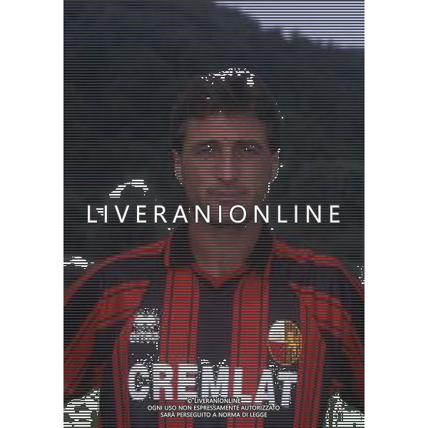 RETROSPETTIVA ROBERTO PACI CALCIATORE NELLA FOTO ROBERTO PACI CON LA MAGLIA DELLA LUCCHESE CALCIO AG ALDO LIVERANI SAS