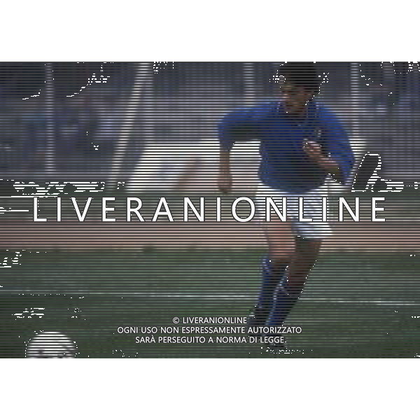 RETROSPETTIVA SERGIO DOMINI CALCIATORE NELLA FOTO SERGIO DOMINI CON LA MAGLIA DELLA NAZIONALE ITALIANA AG ALDO LIVERANI SAS