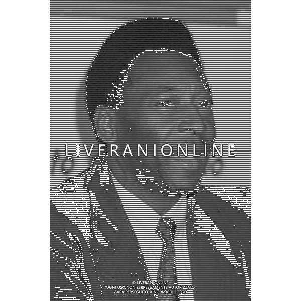 RETROSPETTIVA - PELE\' Edson Arantes do Nascimento CALCIATORE BRASILIANO Nella foto a Milano 23 ottobre 1990 alla presentazione della partita Brasile-Resto del Mondo, che si giocherà\' il 31 ottobre per festeggiare il suo 50mo compleanno © ARCHIVIO / AGENZIA ALDO LIVERANI SAS