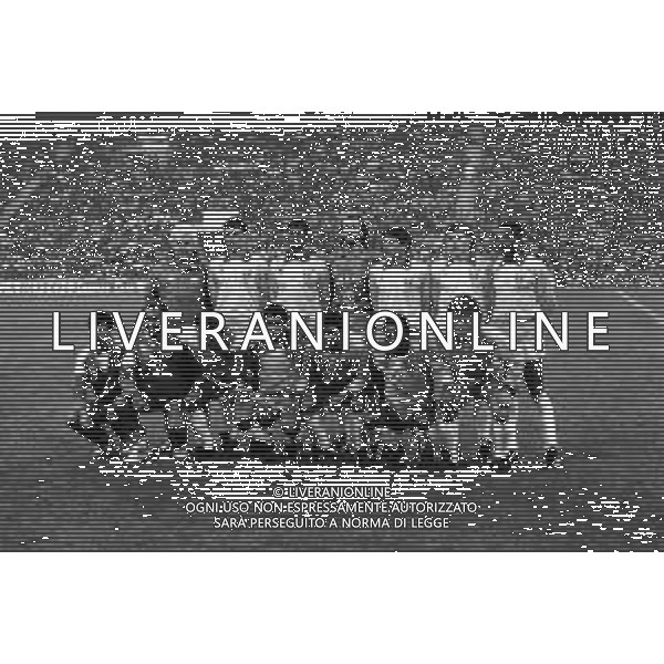 RETROSPETTIVA - PELE\' CALCIATORE, alla partita Brasile-Resto del Mondo, per festeggiare il suo 50mo compleanno a San Siro Milano 31 ottobre 1990 nella foto la formazione del Brasiliana vecchie glorie © ARCHIVIO / AGENZIA ALDO LIVERANI SAS