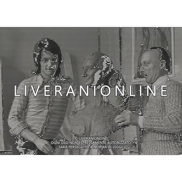 RETROSPETTIVA RENATO BRIOSCHI PSEUDONIMO RENATO DEI PROFETI CANTAUTORE-COMPOSITORE E PRODUTTORE DISCOGRAFICO NELLA FOTO RENATO DEI PROFETI A MILANO NELL\'ANNO 1972 AG ALDO LIVERANI SAS