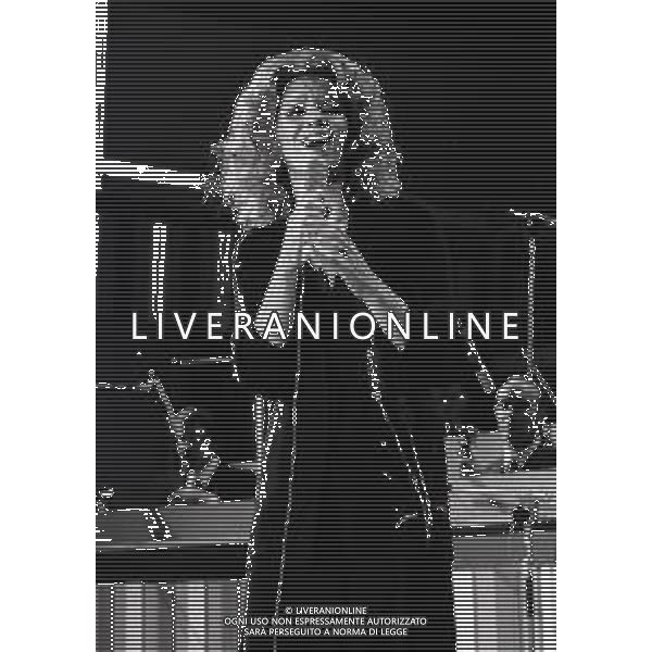 RETROSPETTIVA IVA ZANICCHI CANTANTE NELLA FOTO IVA ZANICCHI A VENEZIA NELL\'ANNO 1973 AG ALDO LIVERANI SAS
