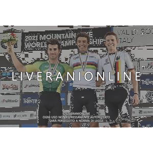 ¬© TVRG il podio da SX Henrique Avancini (Brasile) 2o, Christopher Blevins (Stati Uniti) 1o e Maximilian Brandl (Germania) 3o specialita\' Cross Country Short Track - gara maschile elite UCI MTB World Championships 2021 Campionati del Mondo di Mountain Bike 25-29 agosto 2021 Val di Sole Daolasa di Commezzadura (TN) Centro sportivo BikeLand 26 agosto 2021 foto Roberto Garavaglia/ag. Aldo Liverani sas/ AGENZIA ALDO LIVERANI SAS