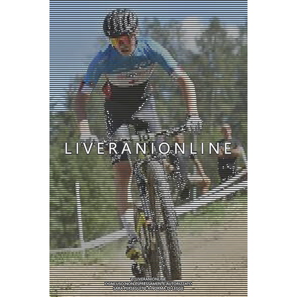 ¬© TVRG Cole Punchard (Canada) specialita\' Cross Country - gara maschile juniores UCI MTB World Championships 2021 Campionati del Mondo di Mountain Bike 25-29 agosto 2021 Val di Sole Daolasa di Commezzadura (TN) Centro sportivo BikeLand 26 agosto 2021 foto Roberto Garavaglia/ag. Aldo Liverani sas/ AGENZIA ALDO LIVERANI SAS