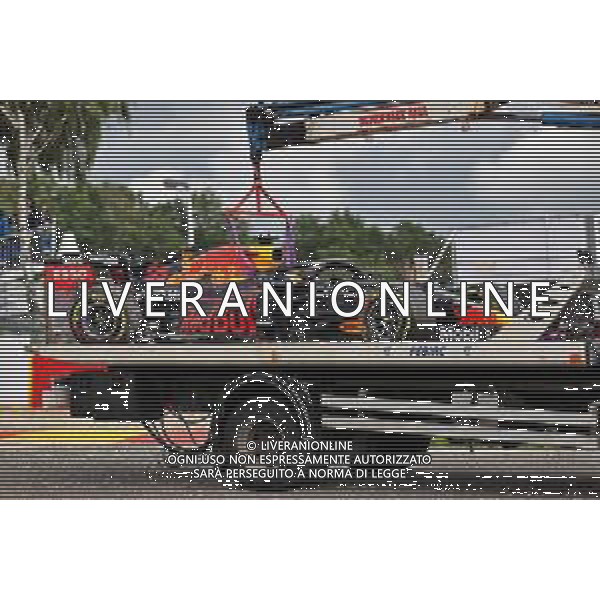 The Red Bull Racing RB16B of Max Verstappen (NLD) is recovered back to the pits on the back of a truck after he crashed in the second practice session. 27.08.2021. Formula 1 World Championship, Rd 12, Belgian Grand Prix, Spa Francorchamps, Belgium, Practice Day. - www.xpbimages.com, EMail: requests@xpbimages.com © Copyright: Batchelor / XPB Images/ AGENZIA ALDO LIVERANI SAS - ITALY ONLY EDITORIAL USE ONLY