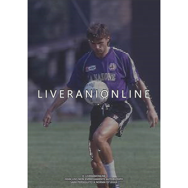 RETROSPETTIVA ROBERTO BOSCO CALCIATORE NELLA FOTO ROBERTO BOSCO CON LA MAGLIA DELLA FIORENTINA CALCIO AG ALDO LIVERANI SAS