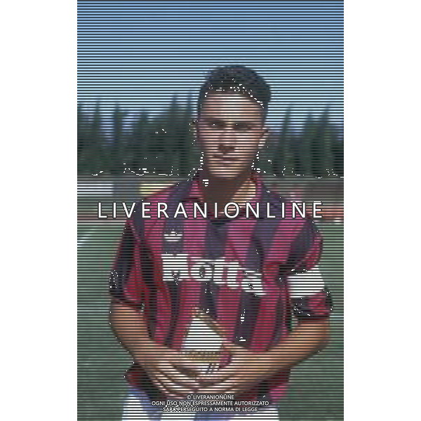 RETROSPETTIVA GIACOMO LORENZINI CALCIATORE NELLA FOTO GIACOMO LORENZINI CON LA MAGLIA DEL MILAN AG ALDO LIVERANI SAS