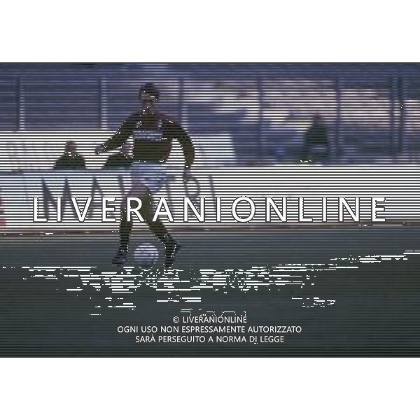 RETROSPETTIVA ROBERTO LORENZINI CALCIATORE NELLA FOTO ROBERTO LORENZINI CON LA MAGLIA DEL TORINO AG ALDO LIVERANI SAS
