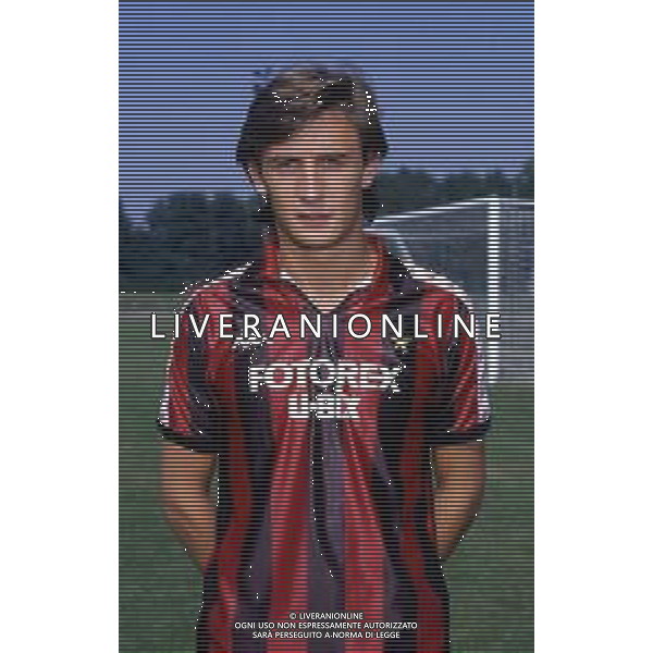 RETROSPETTIVA ROBERTO LORENZINI CALCIATORE NELLA FOTO ROBERTO LORENZINI CON LA MAGLIA DEL MILAN AG ALDO LIVERANI SAS