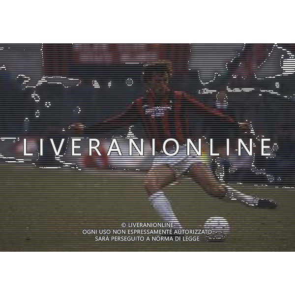 RETROSPETTIVA ROBERTO LORENZINI CALCIATORE NELLA FOTO ROBERTO LORENZINI CON LA MAGLIA DEL MILAN AG ALDO LIVERANI SAS