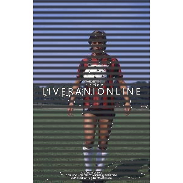 RETROSPETTIVA ROBERTO LORENZINI CALCIATORE NELLA FOTO ROBERTO LORENZINI CON LA MAGLIA DEL MILAN AG ALDO LIVERANI SAS