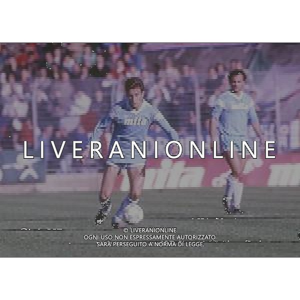 RETROSPETTIVA ROBERTO LORENZINI CALCIATORE NELLA FOTO ROBERTO LORENZINI CON LA MAGLIA DEL COMO CALCIO AG ALDO LIVERANI SAS