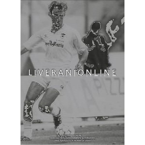 RETROSPETTIVA ROBERTO LORENZINI CALCIATORE NELLA FOTO ROBERTO LORENZINI CONLA MAGLIA DELL\'ANCONA CALCIO AG ALDO LIVERANI SAS