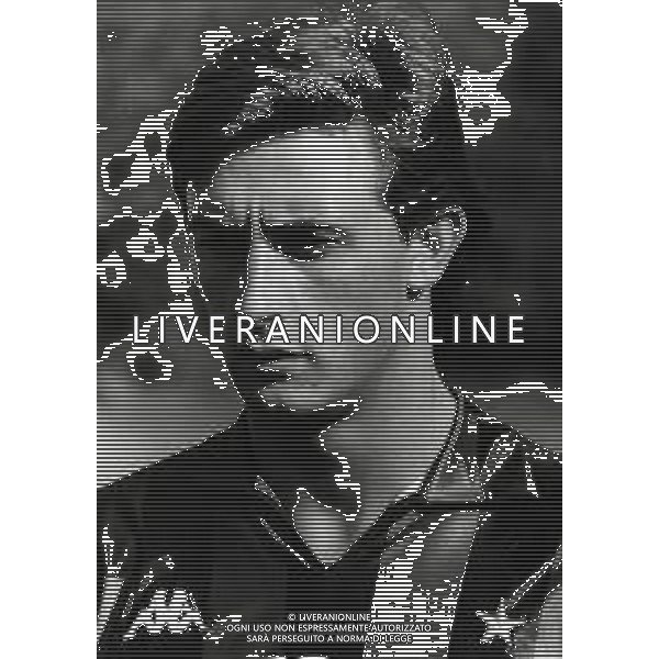 RETROSPETTIVA ROBERTO LORENZINI CALCIATORE NELLA FOTO ROBERTO LORENZINI CON LA MAGLIA DEL MILAN AG ALDO LIVERANI SAS