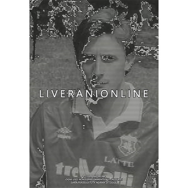 RETROSPETTIVA ROBERTO LORENZINI CALCIATORE NELLA FOTO ROBERTO LORENZINI CONLA MAGLIA DELL\'ANCONA CALCIO AG ALDO LIVERANI SAS