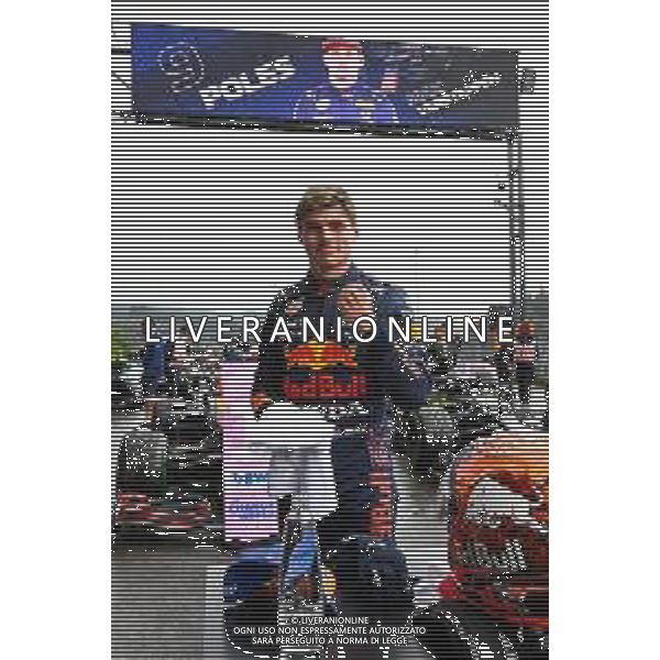 Max Verstappen (NLD) Red Bull Racing celebrates his pole position in qualifying parc ferme. 28.08.2021. Formula 1 World Championship, Rd 12, Belgian Grand Prix, Spa Francorchamps, Belgium, Qualifying Day. - www.xpbimages.com, EMail: requests@xpbimages.com © Copyright: FIA Pool Image for Editorial Use Only/ AGENZIA ALDO LIVERANI SAS - ITALY ONLY EDITORIAL USE ONLY