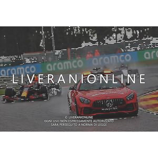 Max Verstappen (NLD) Red Bull Racing RB16B leads behind the Mercedes FIA Safety Car. 29.08.2021. Formula 1 World Championship, Rd 12, Belgian Grand Prix, Spa Francorchamps, Belgium, Race Day. - www.xpbimages.com, EMail: requests@xpbimages.com © Copyright: Batchelor / XPB Images / AGENZIA ALDO LIVERANI SAS - ITALY ONLY EDITORIAL USE ONLY