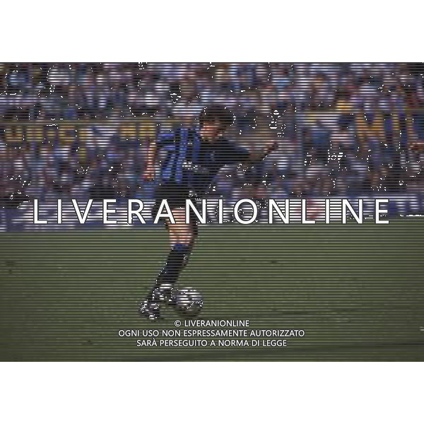 RETROSPETTIVA MASSIMO CIOCCI CALCIATORE NELLA FOTO MASSIMO CIOCCI CON LA MAGLIA DELL\' INTER AG ALDO LIVERANI SAS