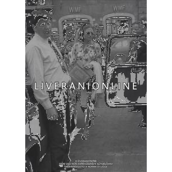 RETROSPETTIVA SORAYA ESFANDIARY BAKHTIARI REGINA DI PERSIA NELLA FOTO SORAYA ESFANDIARY BAKHTIARI PRINCIPESSA DI PERSIA A ROMA CON FRANCO INDOVINA NELL\'ANNO 1968 AG ALDO LIVERANI SAS 