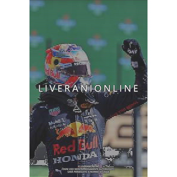 Max Verstappen (NLD) Red Bull Racing celebrates his pole position in qualifying parc ferme. 04.09.2021. Formula 1 World Championship, Rd 13, Dutch Grand Prix, Zandvoort, Netherlands, Qualifying Day. - www.xpbimages.com, EMail: requests@xpbimages.com © Copyright: Batchelor / XPB Images/AGENZIA ALDO LIVERANI SAS - ITALY ONLY EDITORIAL USE ONLY