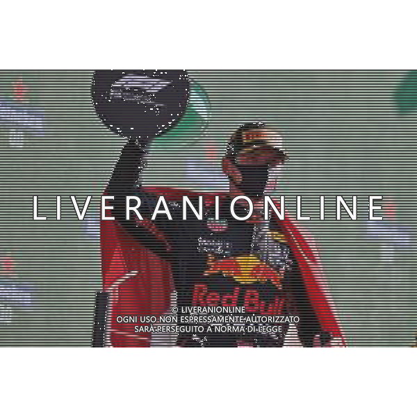 Race winner Max Verstappen (NLD) Red Bull Racing celebrates on the podium. 05.09.2021. Formula 1 World Championship, Rd 13, Dutch Grand Prix, Zandvoort, Netherlands, Race Day. - www.xpbimages.com, EMail: requests@xpbimages.com © Copyright: Moy / XPB Images/AGENZIA ALDO LIVERANI SAS - ITALY ONLY EDITORIAL USE ONLY