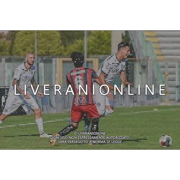 FagioliniF/LMedia - Lucchese vs Cesena - Campionato di Calcio Serie C - Lega Pro 2021/2022 05 settembre 2021 - Stadio Porta Elisa, Lucca, Italia Nella foto: Cosimo Nannini (Lucchese) ferma irregolarmente Antonio Candela (Cesena) @FagioliniF/LMedia/AGENZIA ALDO LIVERANI SAS