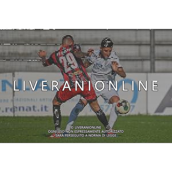 FagioliniF/LMedia - Lucchese vs Cesena - Campionato di Calcio Serie C - Lega Pro 2021/2022 05 settembre 2021 - Stadio Porta Elisa, Lucca, Italia Nella foto: Antonio Candela (Cesena) supera Francesco Fedato (Lucchese) @FagioliniF/LMedia/AGENZIA ALDO LIVERANI SAS