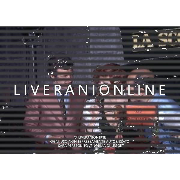 RETROSPETTIVA JEAN PAUL BELMONDO ATTORE FRANCESE CON CLAUDIA CARDINALE A CANNES NELL\'ANNO 1972 ©Archivio Giovanni Liverani/AGENZIA ALDO LIVERANI SAS