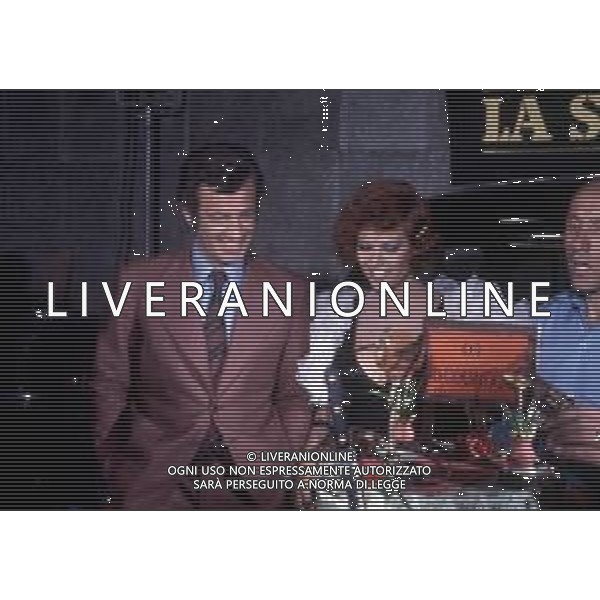 RETROSPETTIVA JEAN PAUL BELMONDO ATTORE FRANCESE CON CLAUDIA CARDINALE A CANNES NELL\'ANNO 1972 ©Archivio Giovanni Liverani/AGENZIA ALDO LIVERANI SAS
