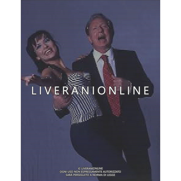 RETROSPETTIVA MIKE BONGIORNO PRESENTATORE TELEVISIVO NELLA FOTO MIKE BONGIORNO CON LA VALLETTA MIRIANA TREVISAN AG ALDO LIVERANI SAS