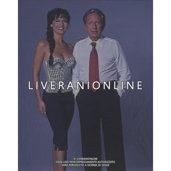 RETROSPETTIVA MIKE BONGIORNO PRESENTATORE TELEVISIVO NELLA FOTO MIKE BONGIORNO CON LA VALLETTA MIRIANA TREVISAN AG ALDO LIVERANI SAS
