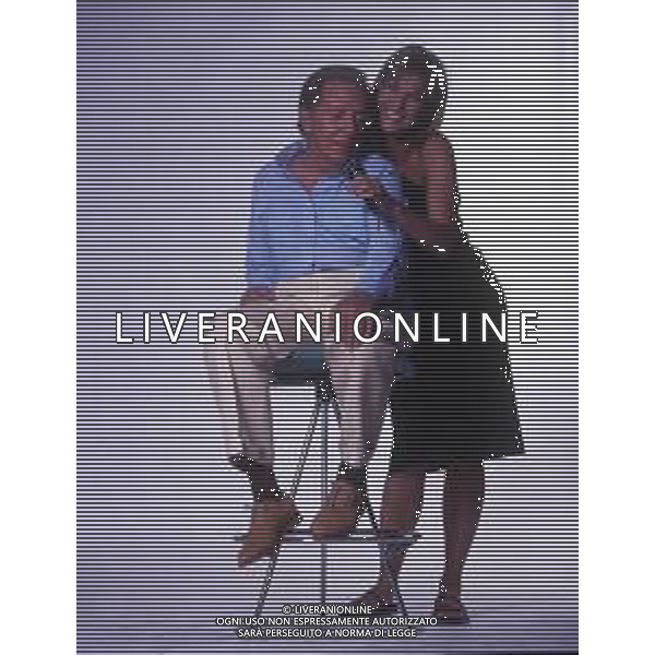 RETROSPETTIVA MIKE BONGIORNO PRESENTATORE TELEVISIVO NELLA FOTO MIKE BONGIORNO CON HELEN HIDDING AG ALDO LIVERANI SAS