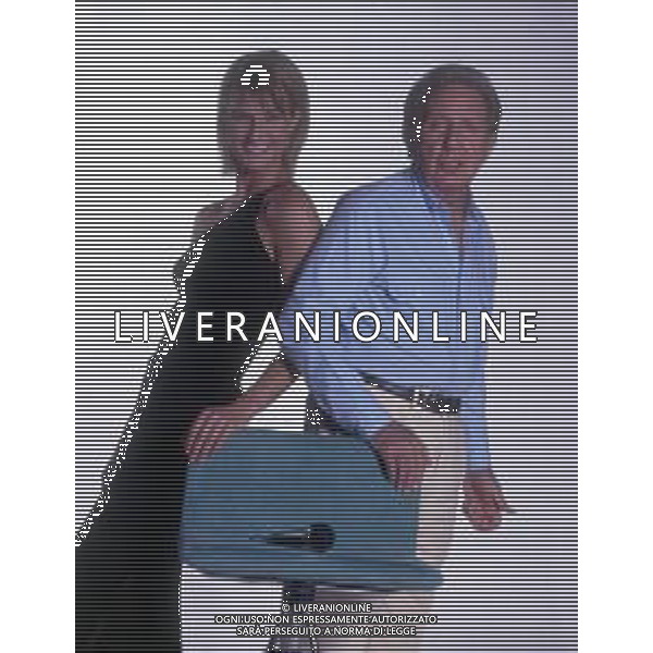 RETROSPETTIVA MIKE BONGIORNO PRESENTATORE TELEVISIVO NELLA FOTO MIKE BONGIORNO CON HELEN HIDDING AG ALDO LIVERANI SAS