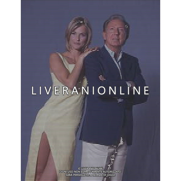 RETROSPETTIVA MIKE BONGIORNO PRESENTATORE TELEVISIVO NELLA FOTO MIKE BONGIORNO CON HELEN HIDDING AG ALDO LIVERANI SAS
