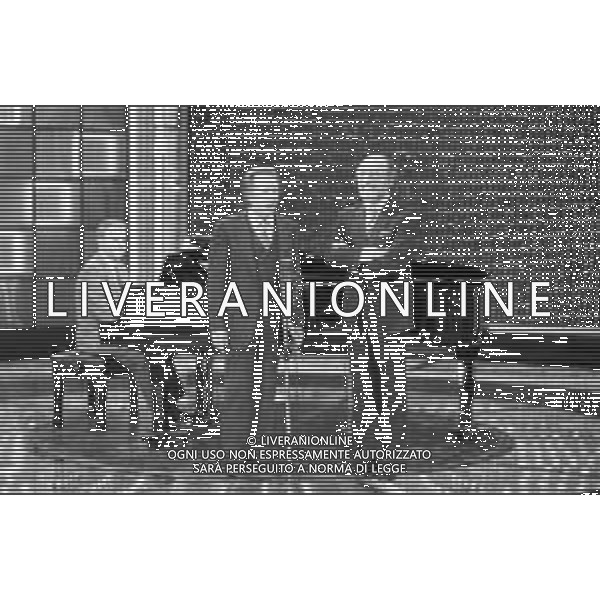 IL BARITONO RENATO BRUSON OSPITE A \'PENTATLON\' CONDOTTO DA MIKE BONGIORNO MILANO NEL 1987 - RETROSPETTIVA ©Archivio Giovanni Liverani/AGENZIA ALDO LIVERANI SAS